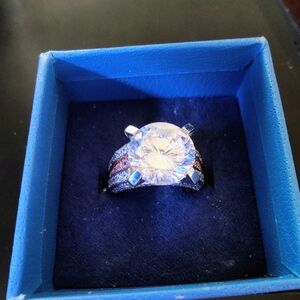 Size 6 rhodium plated cocktail ring